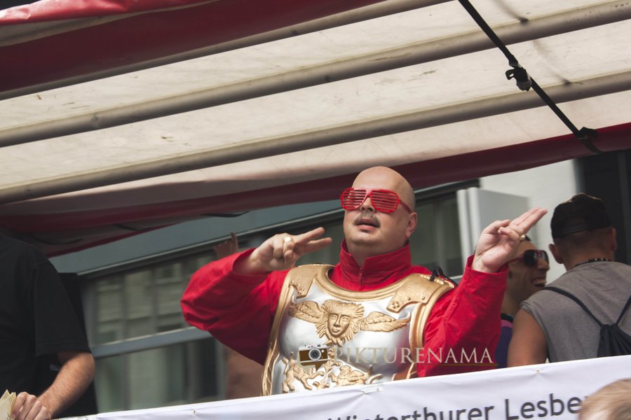 Zurich Bahnhofstrasse LGBT Parade dance moves of ecstasy 