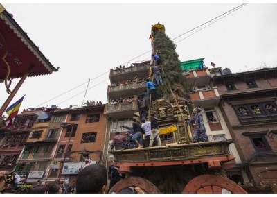the chariot on the move at Rato Machhendranath festival in Kathmandu Nepal . Pictures by pikturenama