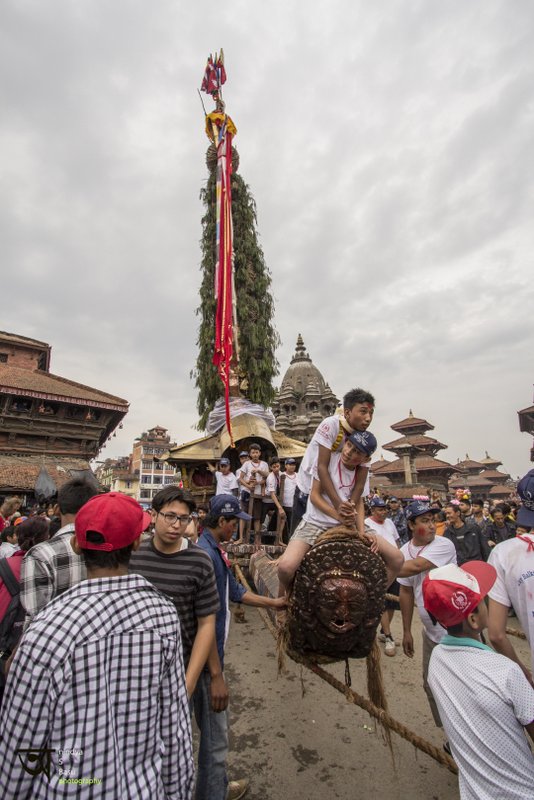 On the move at Rato Machhendranath festival in Kathmandu Nepal . Pictures by pikturenama
