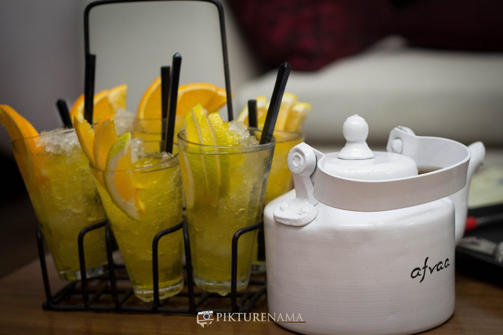 Afraa Lounge Kolkata cutting cocktail with drinks kettle