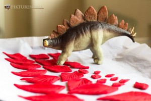 Dinosaur scales getting ready at Dinosaur Cake by pikturenama