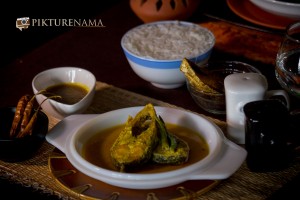 The entire spread of Doi Ilish or Hilsa in Yogurt and mustard sauce by Pikturenama