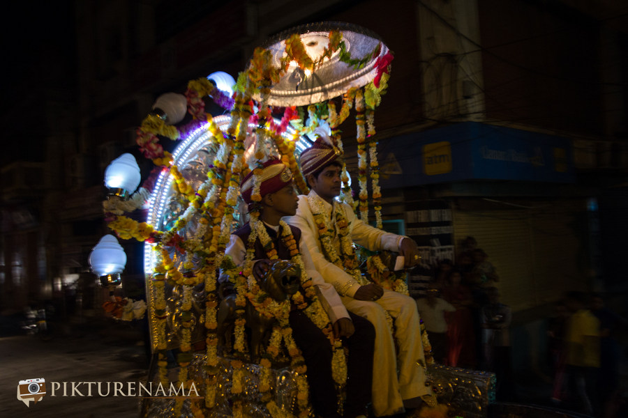 The groom and the best man Varanasi Wedding by Pikturenama