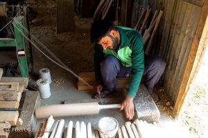 handles getting prepared for Kashmir willow bat