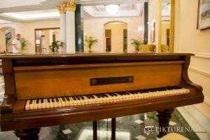 Oberoi Grand Kolkata piano