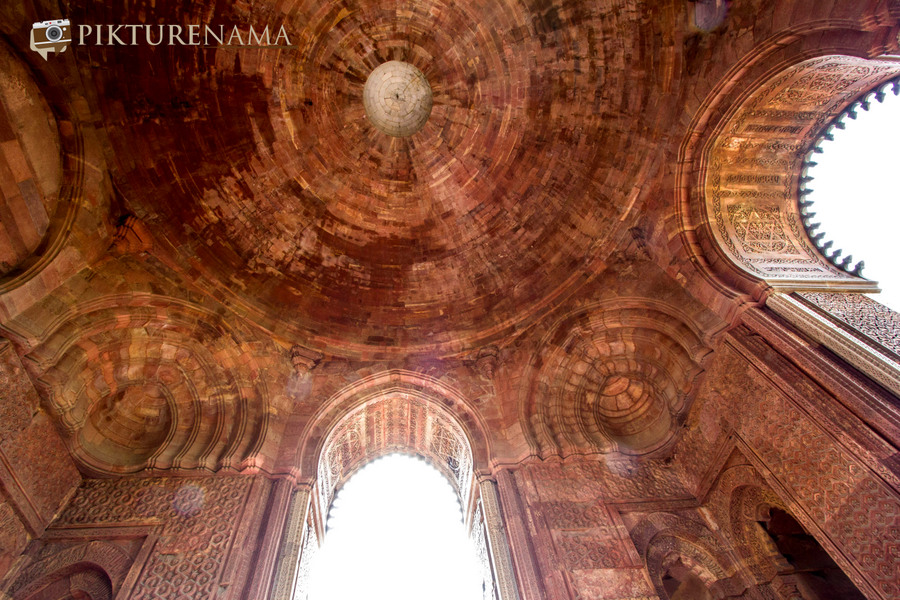 Qutub Minar and Qutub complex ceiling of Alai Darwaza