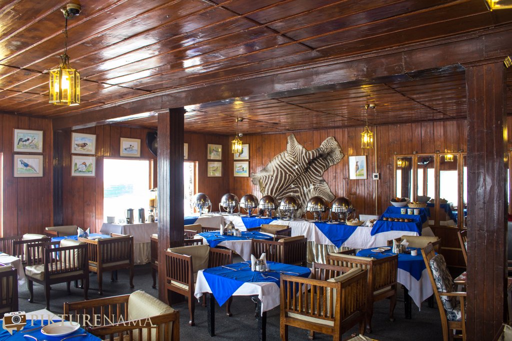 Nedous Hotel Gulmarg Kashmir 130 year old dining room