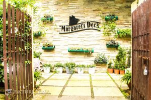 Margaret's deck tea Lounge Kurseong entrance