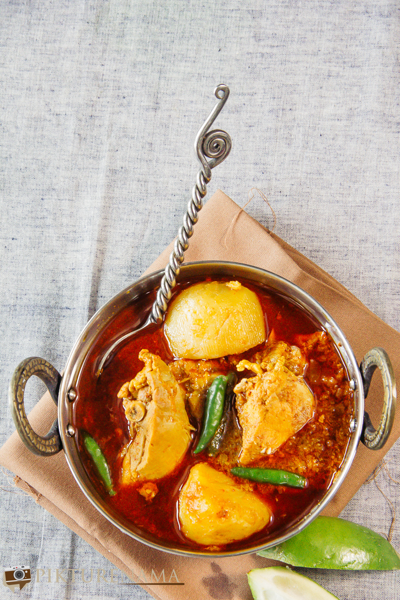 Robibarer Murgir Jhol | Sunday Bengali chicken curry - Pikturenama