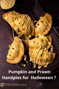Easy Halloween recipe of Pumpkin and Prawn handpie - 2