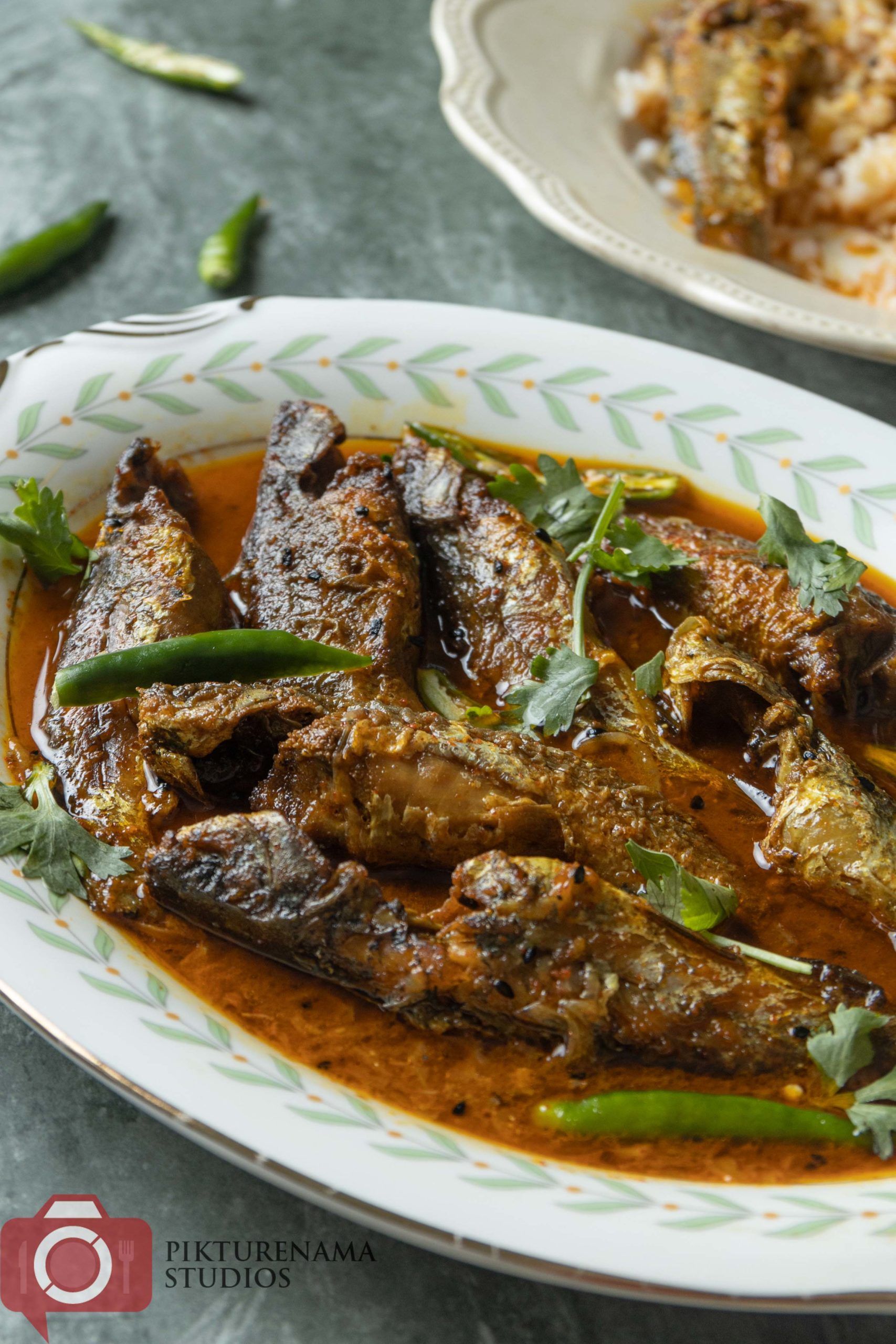 Tangra Macher Jhol | Bengali Recipe of Catfish Curry - Pikturenama